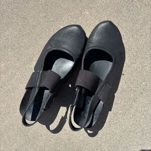 Comfort Buckle Slingback Flats in Black